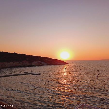 Club Mackerel Holiday Village Foça Bagian luar foto