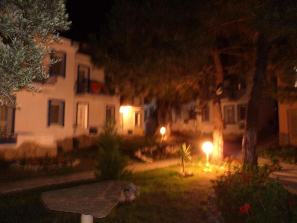 Club Mackerel Holiday Village Foça Bagian luar foto