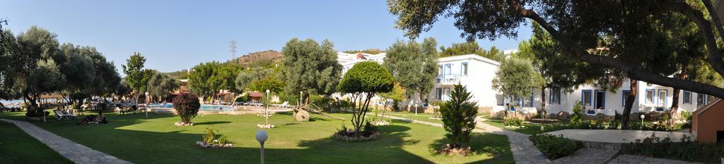 Club Mackerel Holiday Village Foça Bagian luar foto
