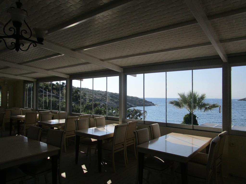 Club Mackerel Holiday Village Foça Bagian luar foto