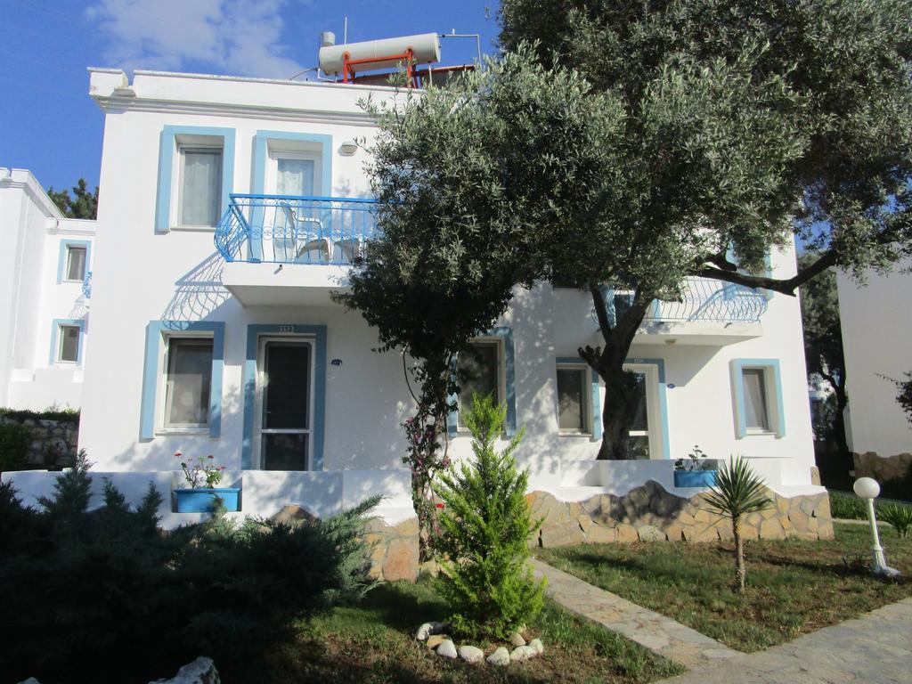 Club Mackerel Holiday Village Foça Bagian luar foto