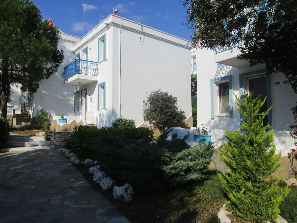Club Mackerel Holiday Village Foça Bagian luar foto