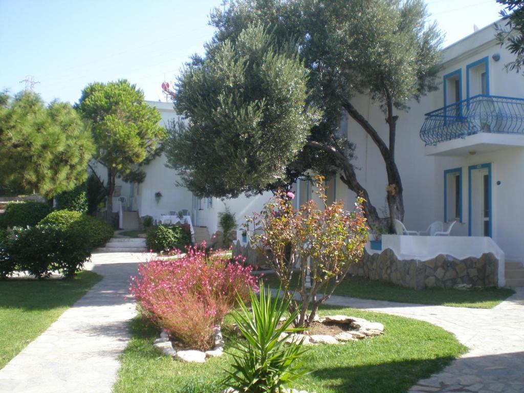 Club Mackerel Holiday Village Foça Bagian luar foto