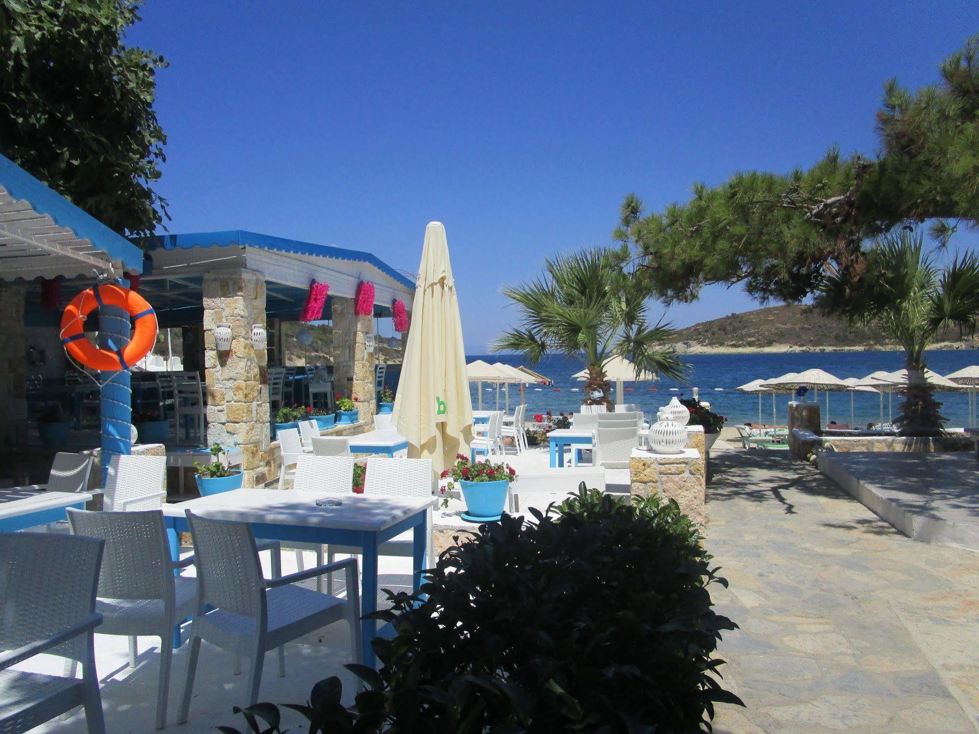 Club Mackerel Holiday Village Foça Bagian luar foto