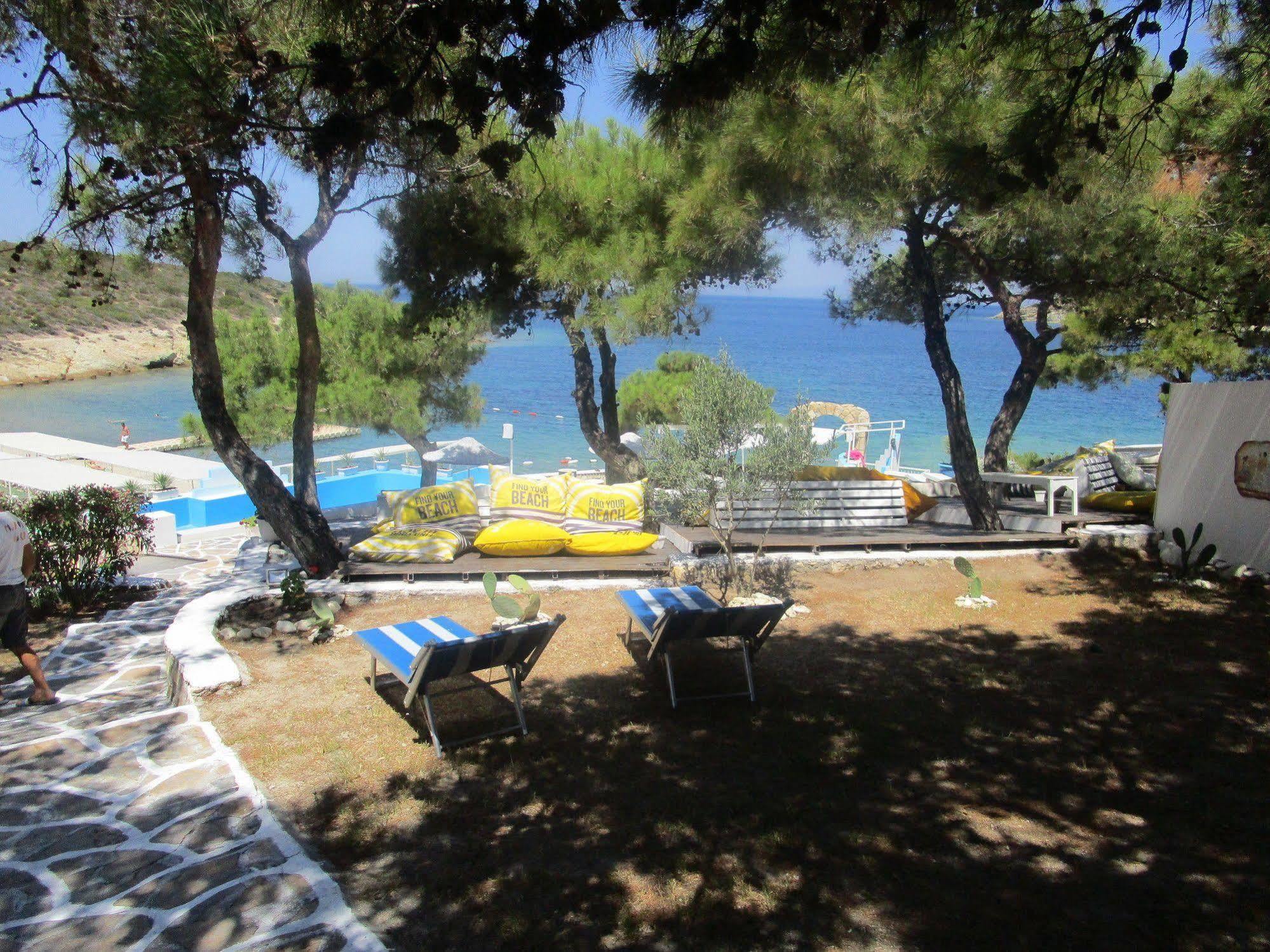 Club Mackerel Holiday Village Foça Bagian luar foto