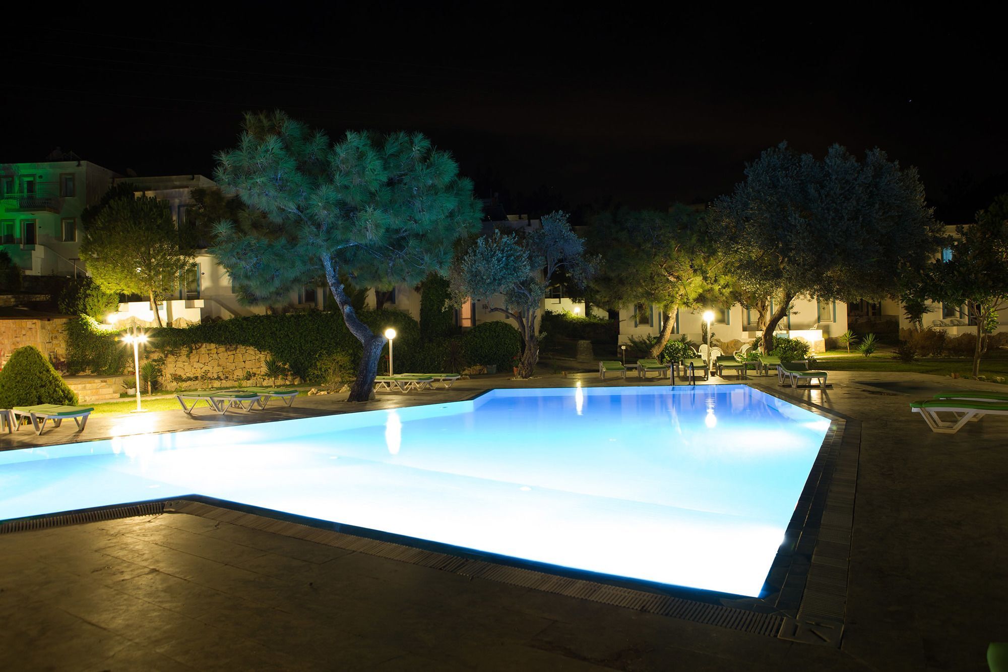 Club Mackerel Holiday Village Foça Bagian luar foto